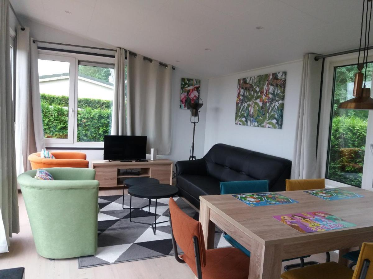 Luxe Bungalow Op Rustig Vakantiepark. Dronrijp Ngoại thất bức ảnh